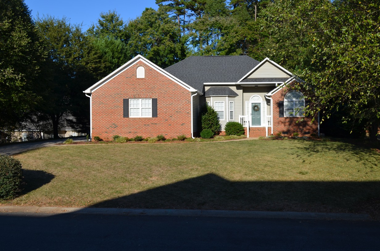 220 Silver Birch, Mount Holly, North Carolina 28120, ,Single Family Home,Sold,220 Silver Birch,1015