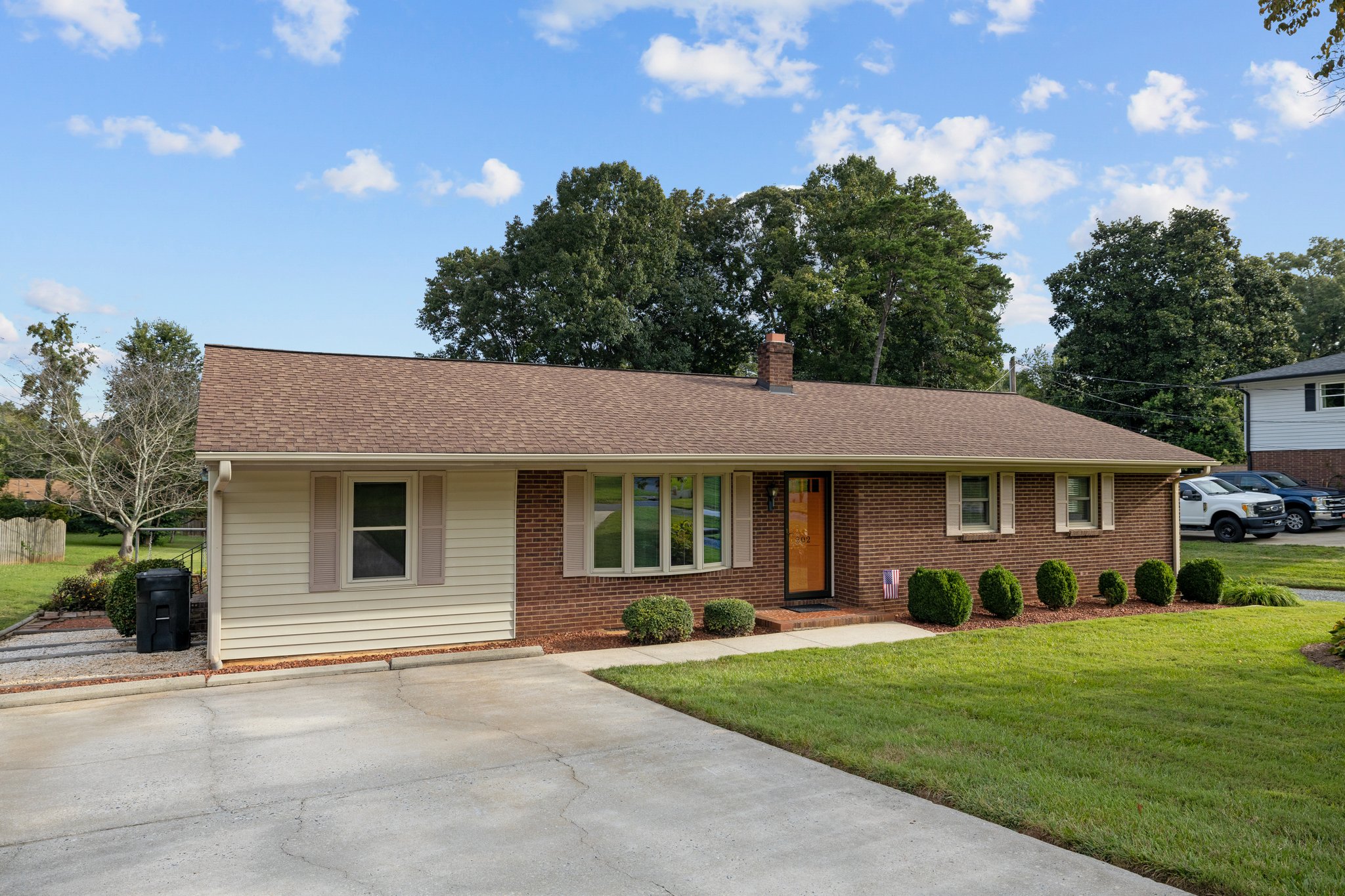 202 Peachtree Street, Belmont, North Carolina 28012, ,Single Family Home,For Sale,Peachtree Street,1032