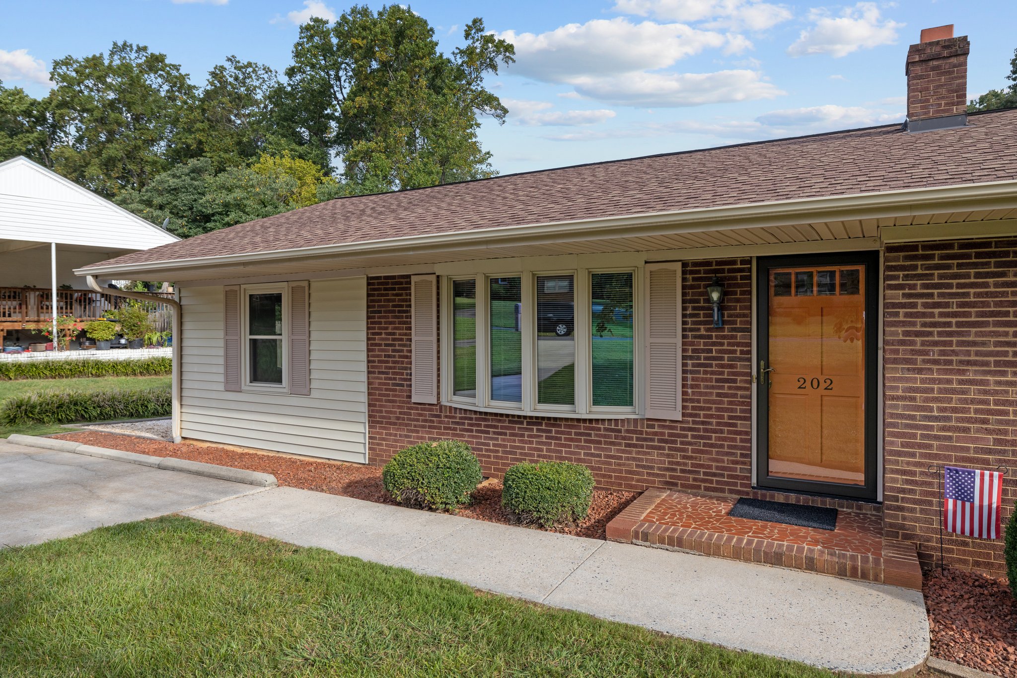 202 Peachtree Street, Belmont, North Carolina 28012, ,Single Family Home,For Sale,Peachtree Street,1032